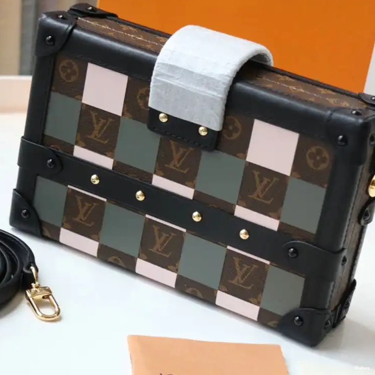 Bags 2104DJ0105 LV 0706
